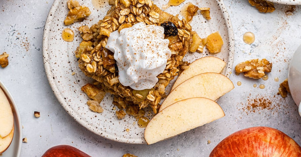 Autumn-Inspired Oatmeal with Apples and Pecans